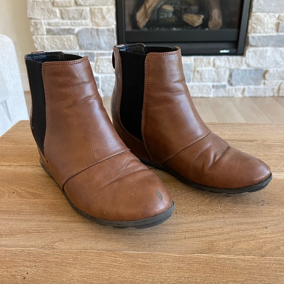 Wedge Boots - Picture 5 of 5